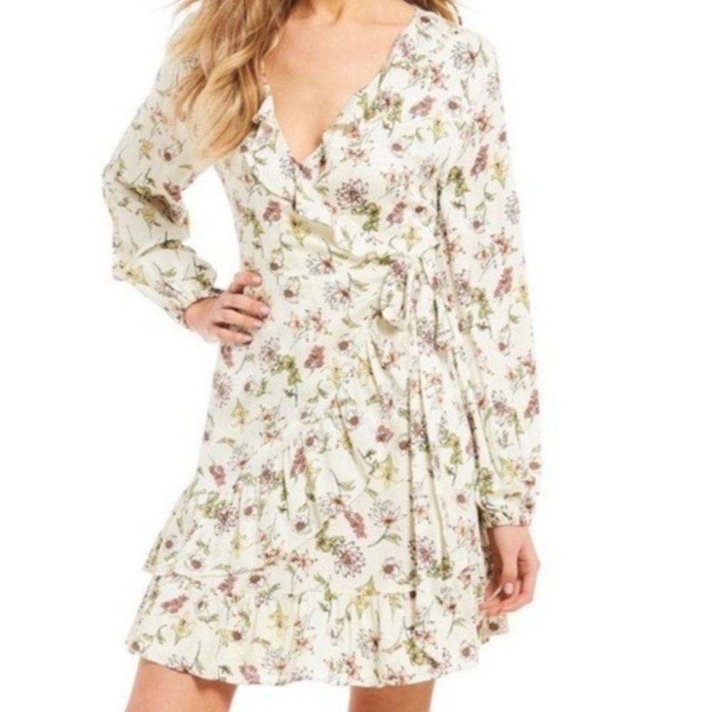 Coco + Jaimeson | Floral Wrap Dress in Wallflowers Print | Sz M